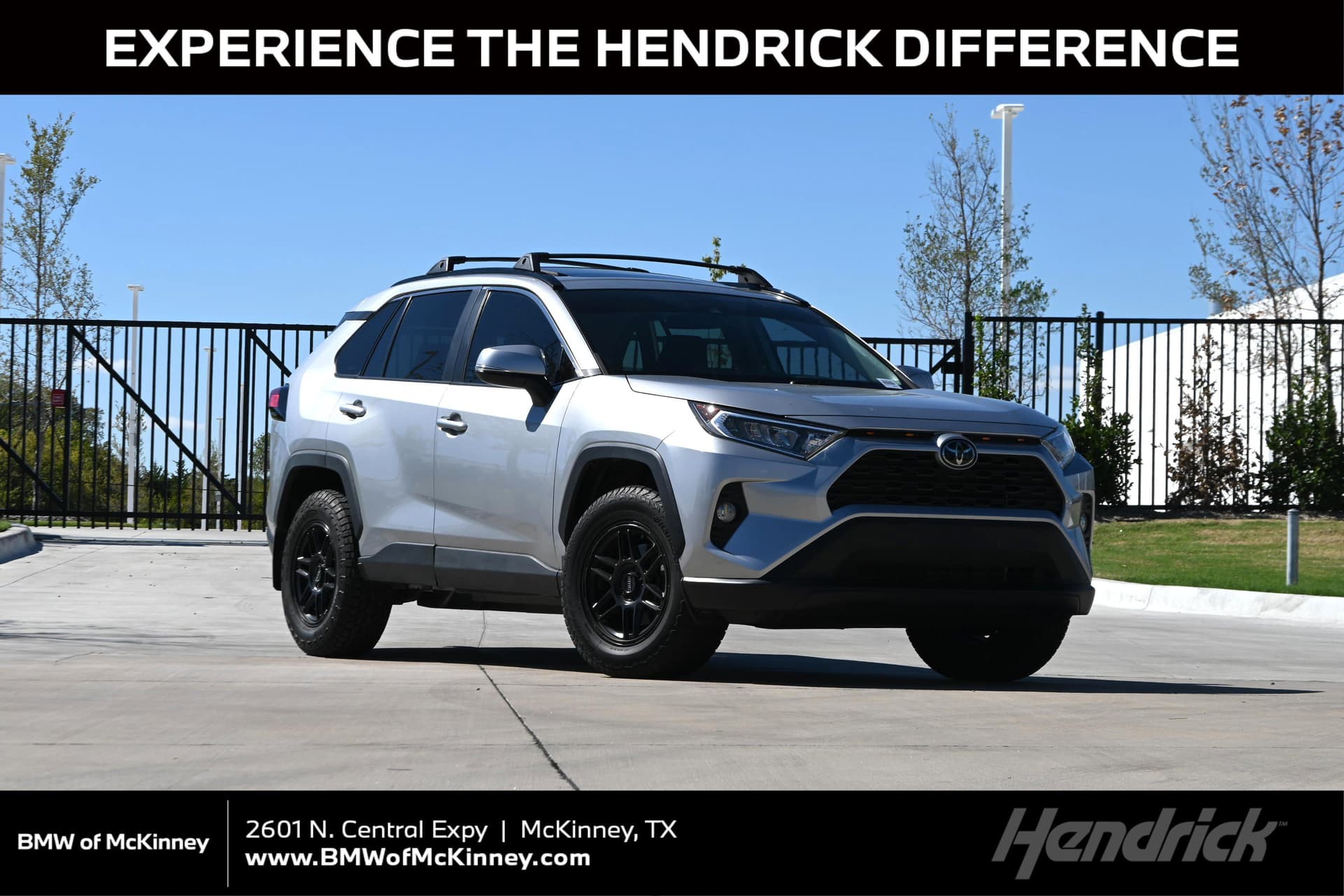 2019 Toyota RAV4 XLE — photo 1 of 39