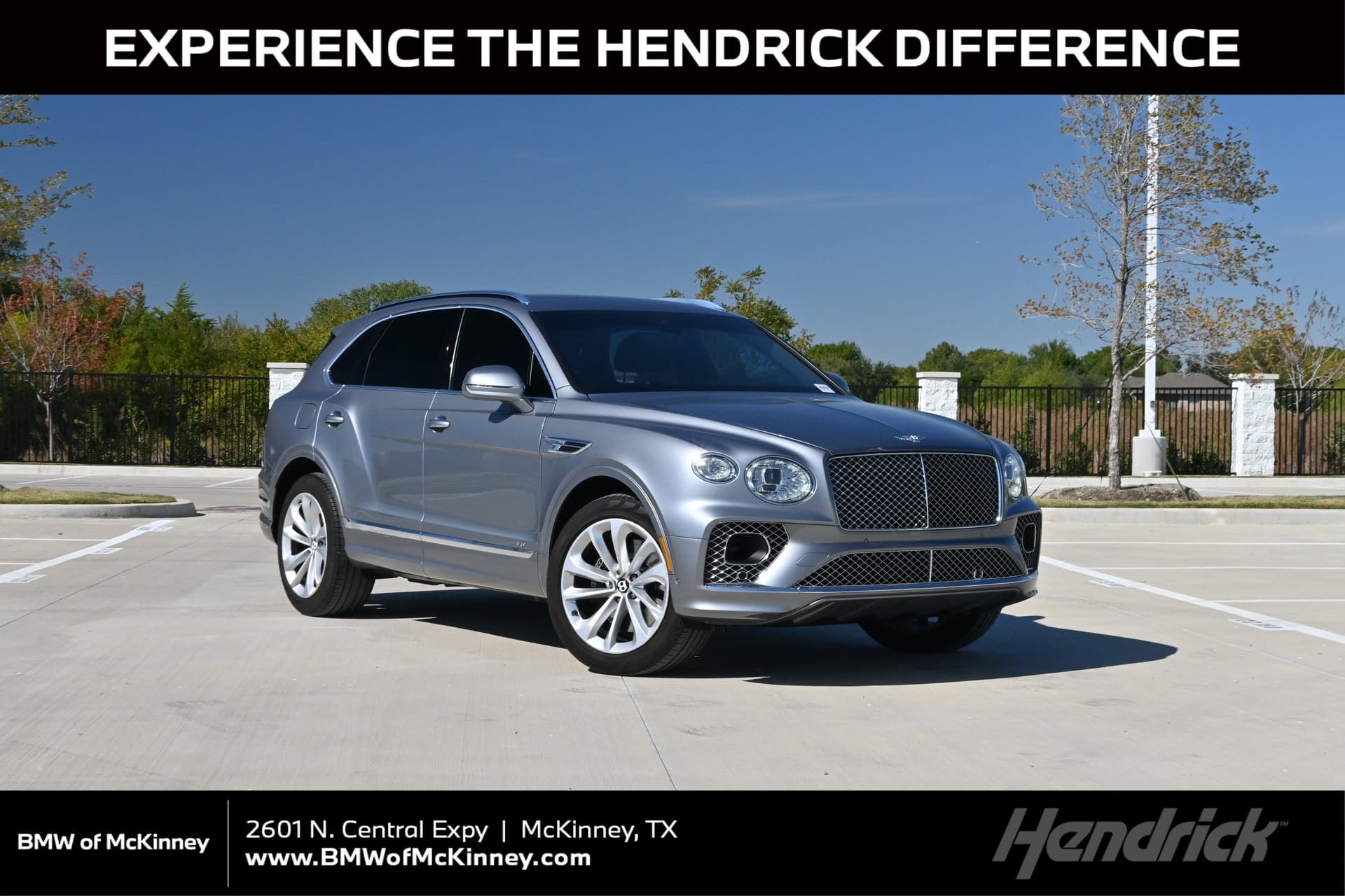 2021 Bentley Bentayga V8 — photo 1 of 39