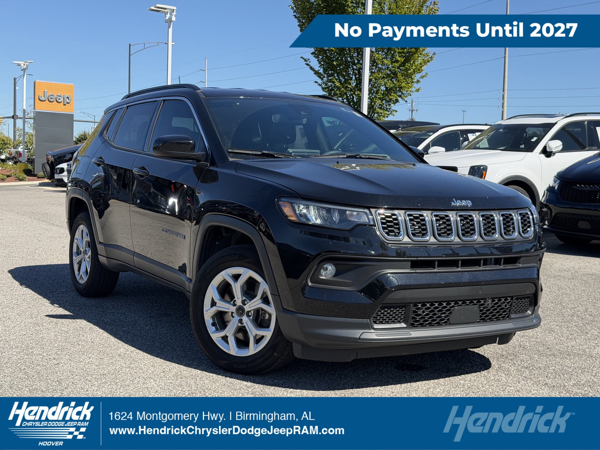 2025 Jeep Compass Latitude — photo 1 of 17