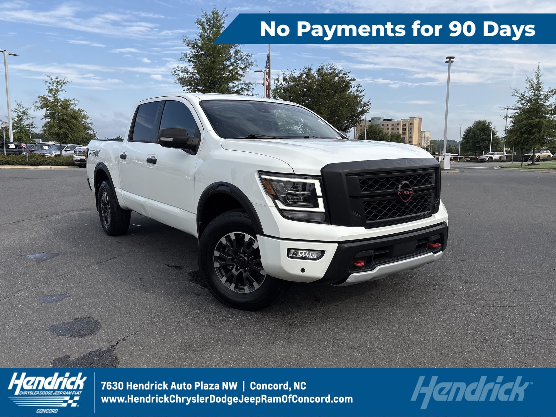 2023 Nissan Titan PRO-4X — photo 1 of 37