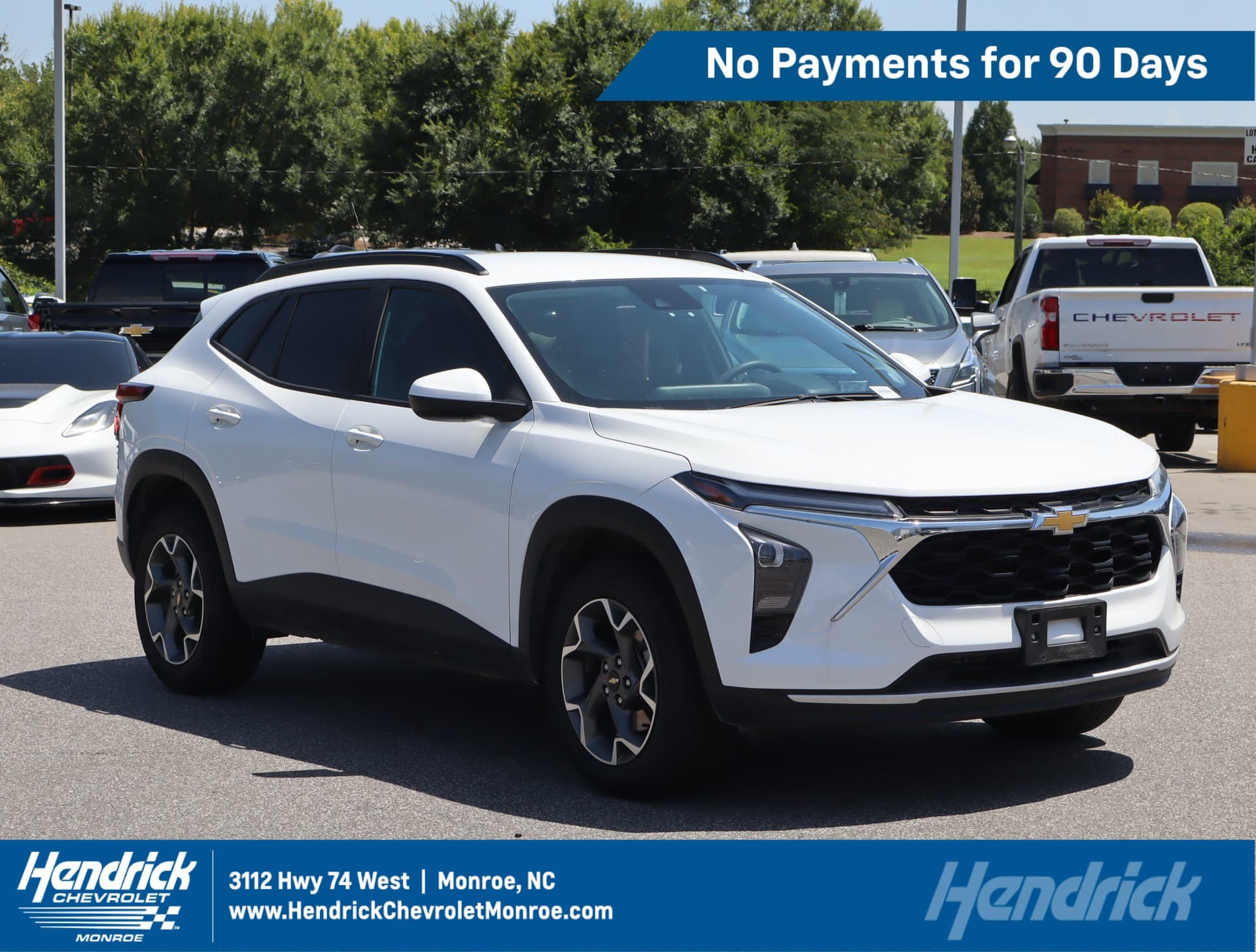 2025 Chevrolet Trax LT — photo 1 of 34