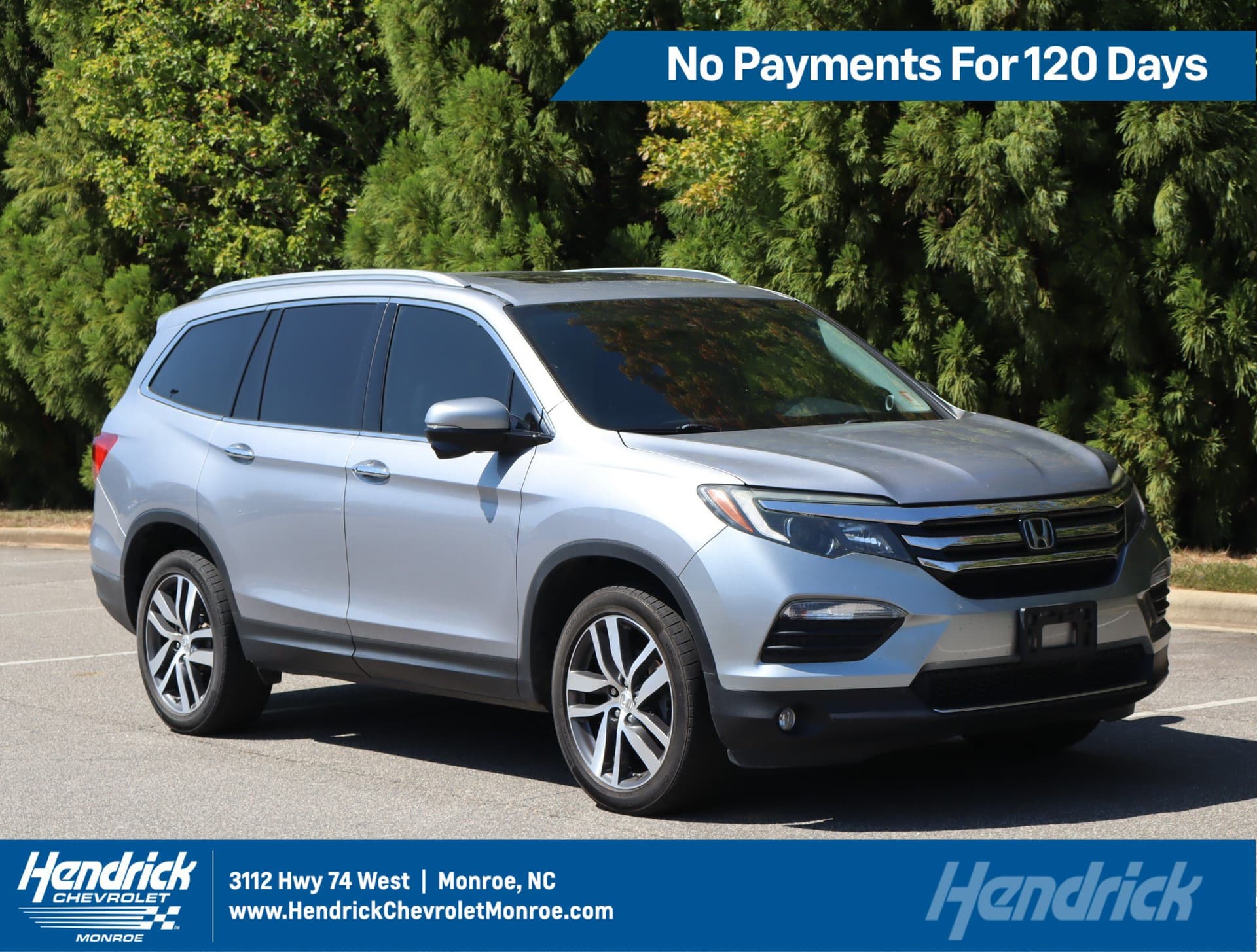 2017 Honda Pilot Touring — photo 1 of 34