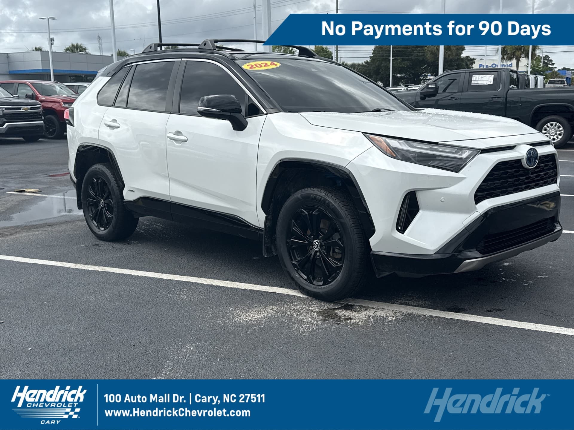 2024 Toyota RAV4 Hybrid XSE — photo 1 of 36