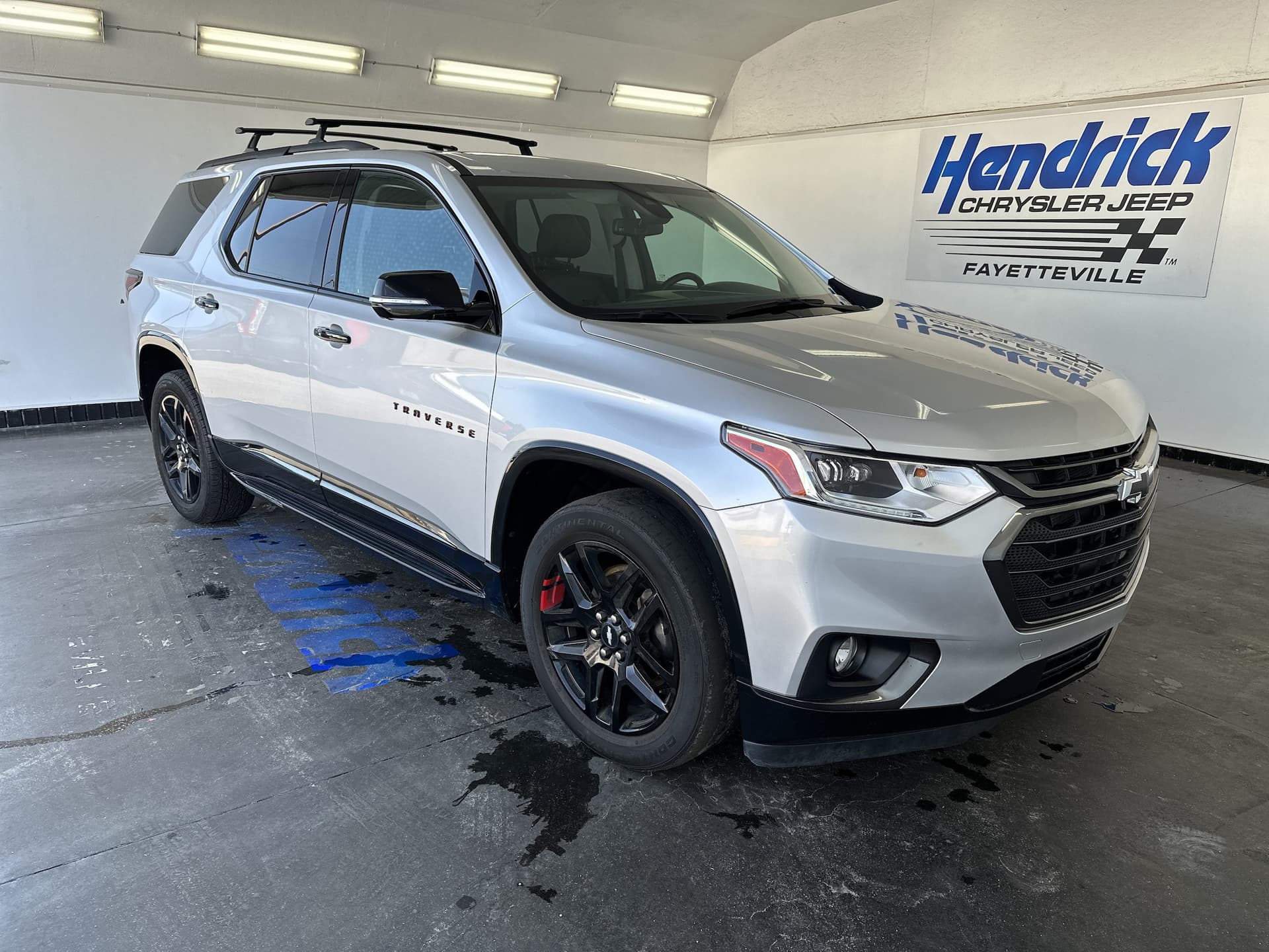 2020 Chevrolet Traverse Premier — photo 1 of 35