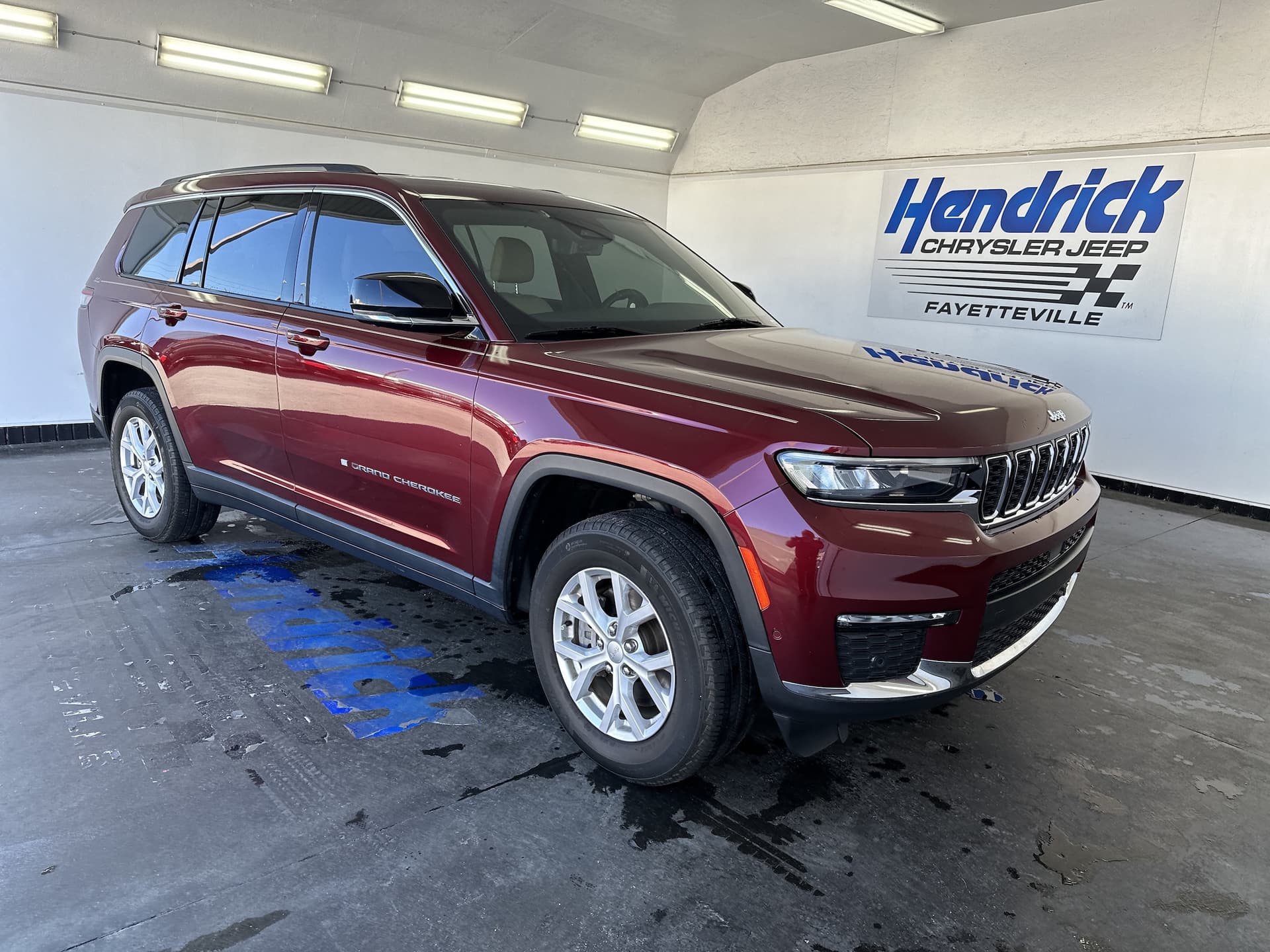 2023 Jeep Grand Cherokee L Limited — photo 1 of 36