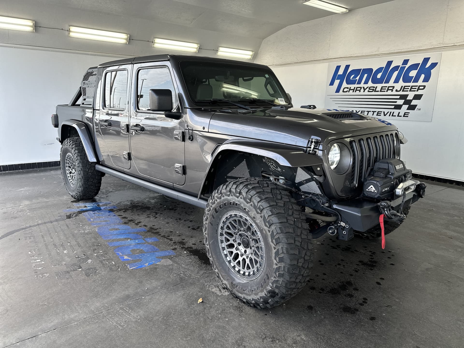 2021 Jeep Gladiator Mojave — photo 1 of 12