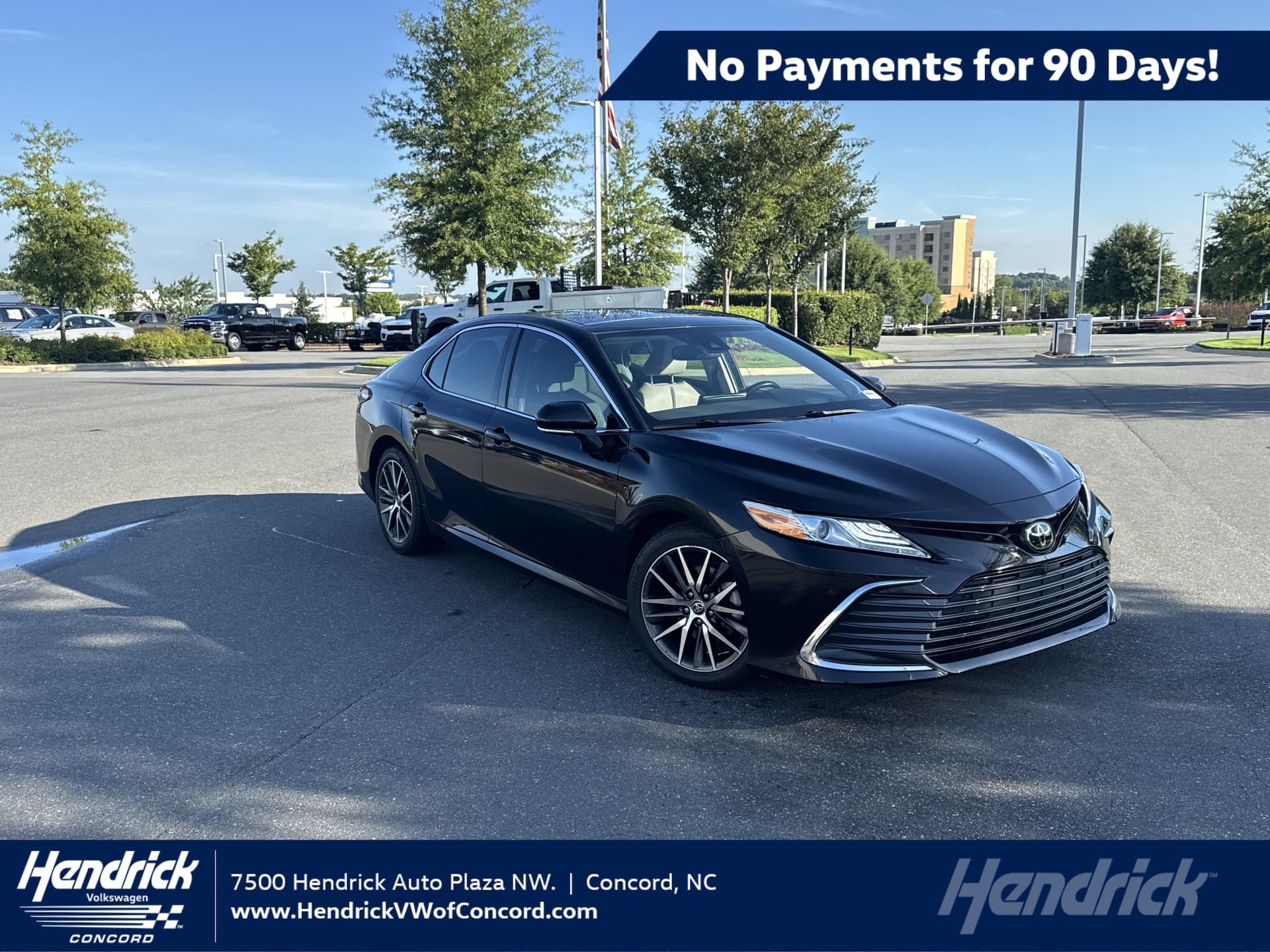 2023 Toyota Camry XLE V6 — photo 1 of 37