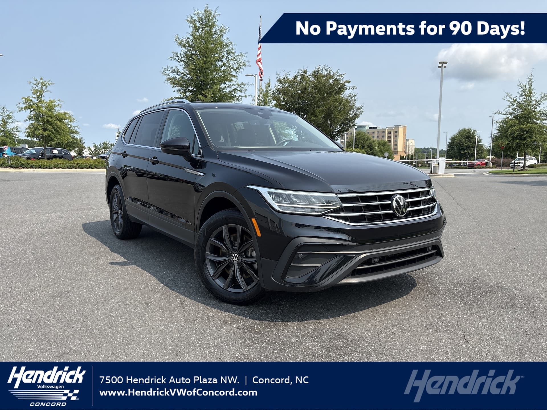 2023 Volkswagen Tiguan 2.0T SE — photo 1 of 35