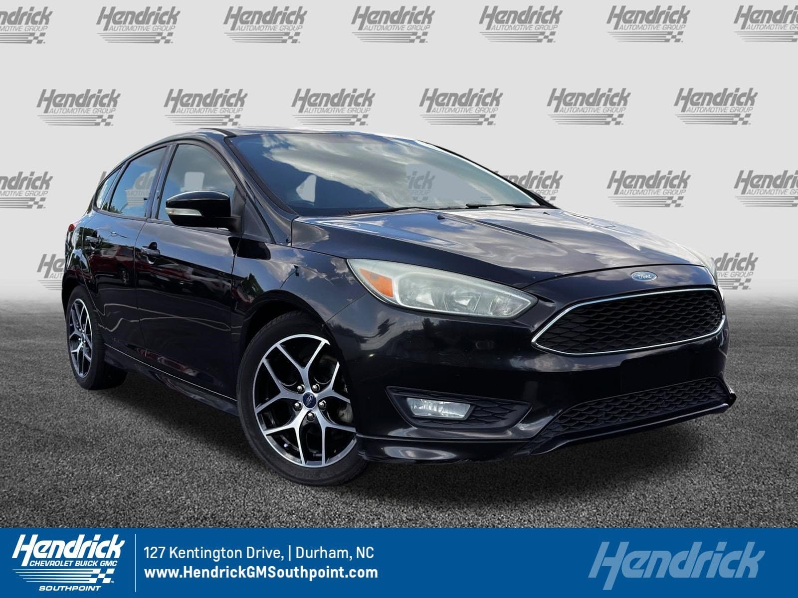 2015 Ford Focus SE — photo 1 of 34