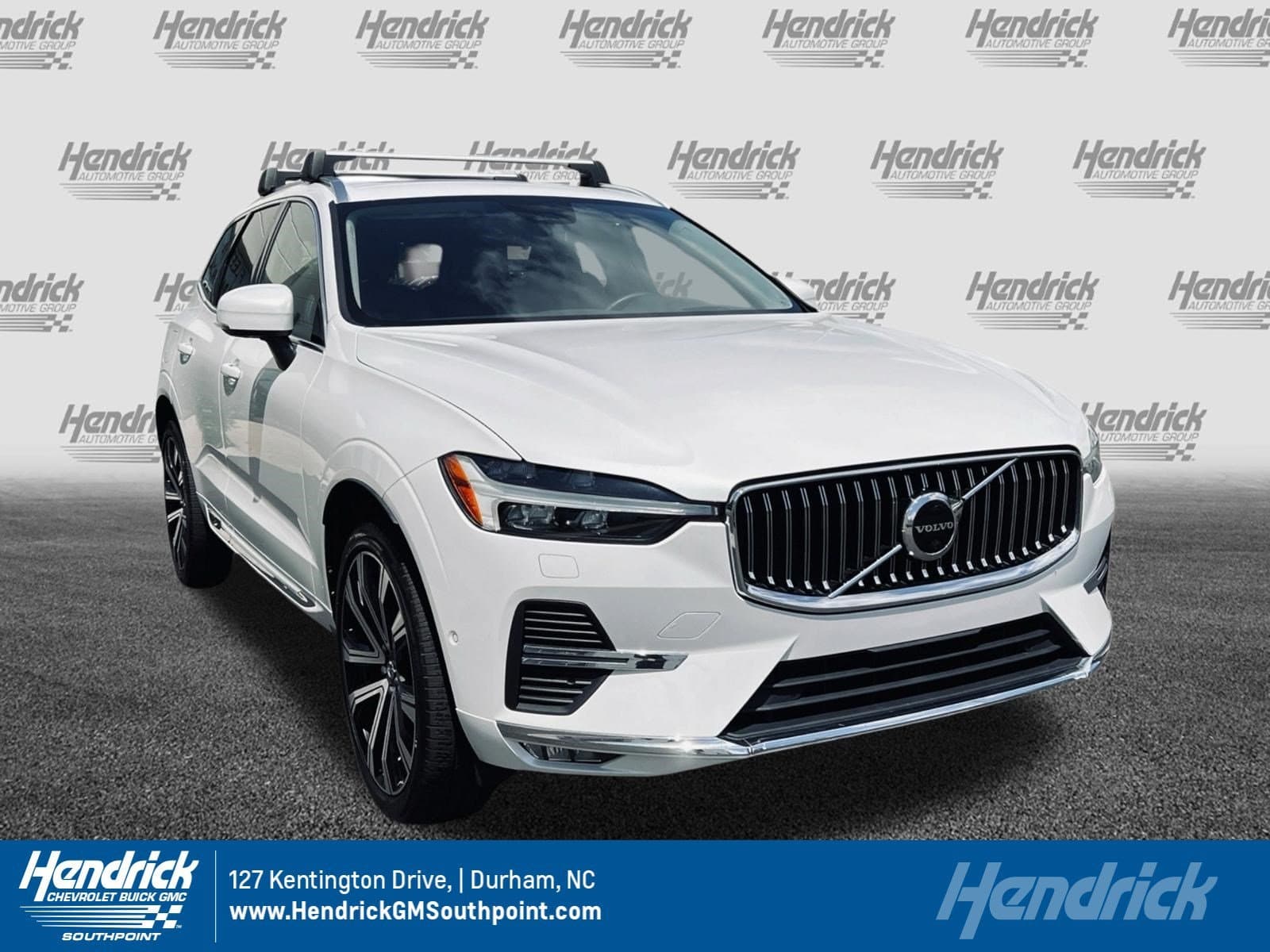 2023 Volvo XC60 Ultimate Bright Theme — photo 1 of 35