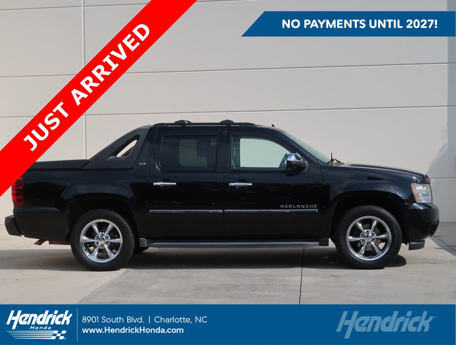 2010 Chevrolet Avalanche LTZ — photo 1 of 35