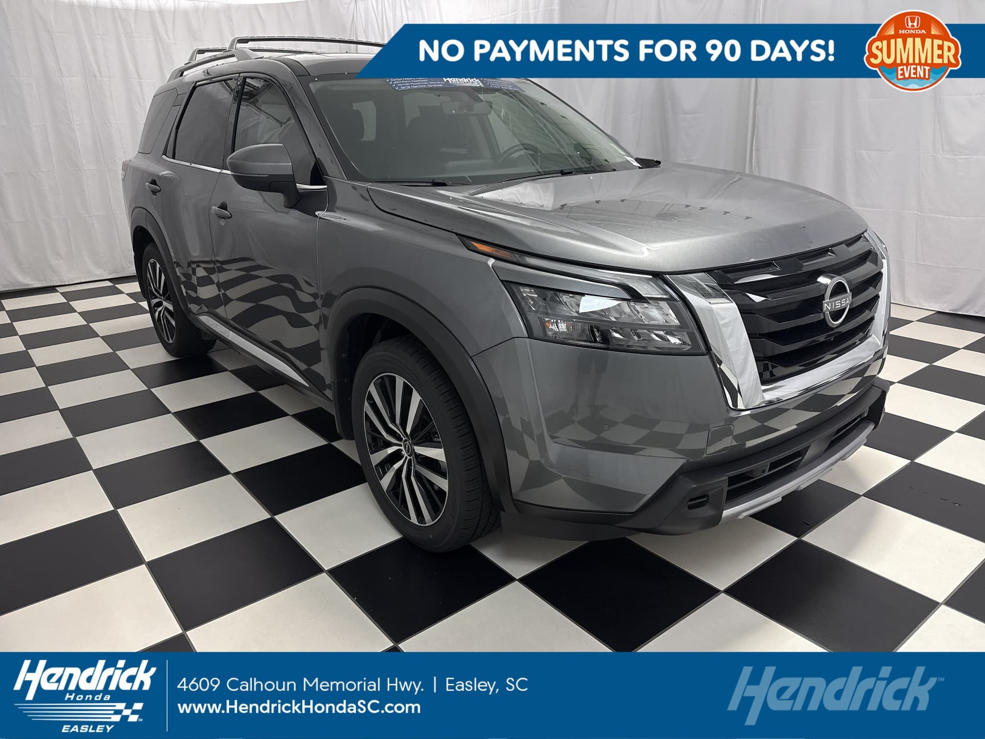 2025 Nissan Pathfinder Platinum — photo 1 of 35