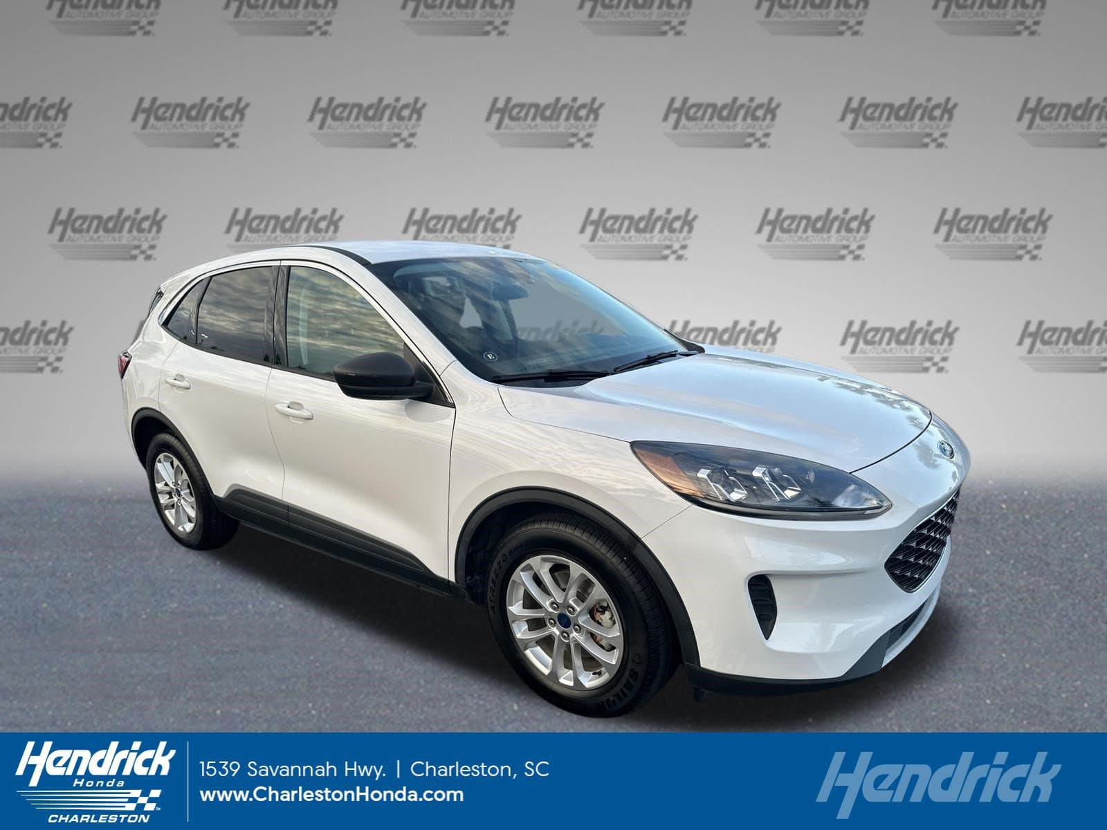 2022 Ford Escape SE — photo 1 of 12