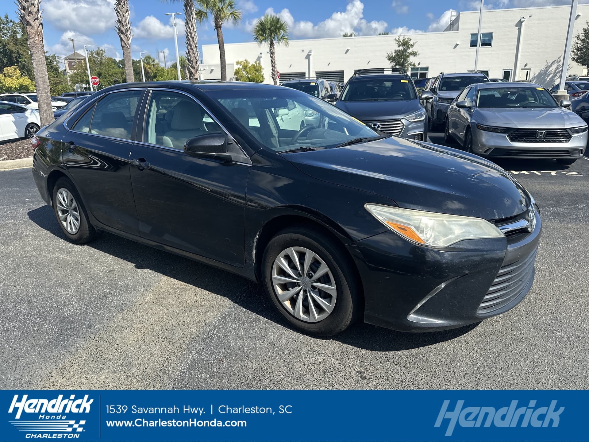 2016 Toyota Camry LE — photo 1 of 11