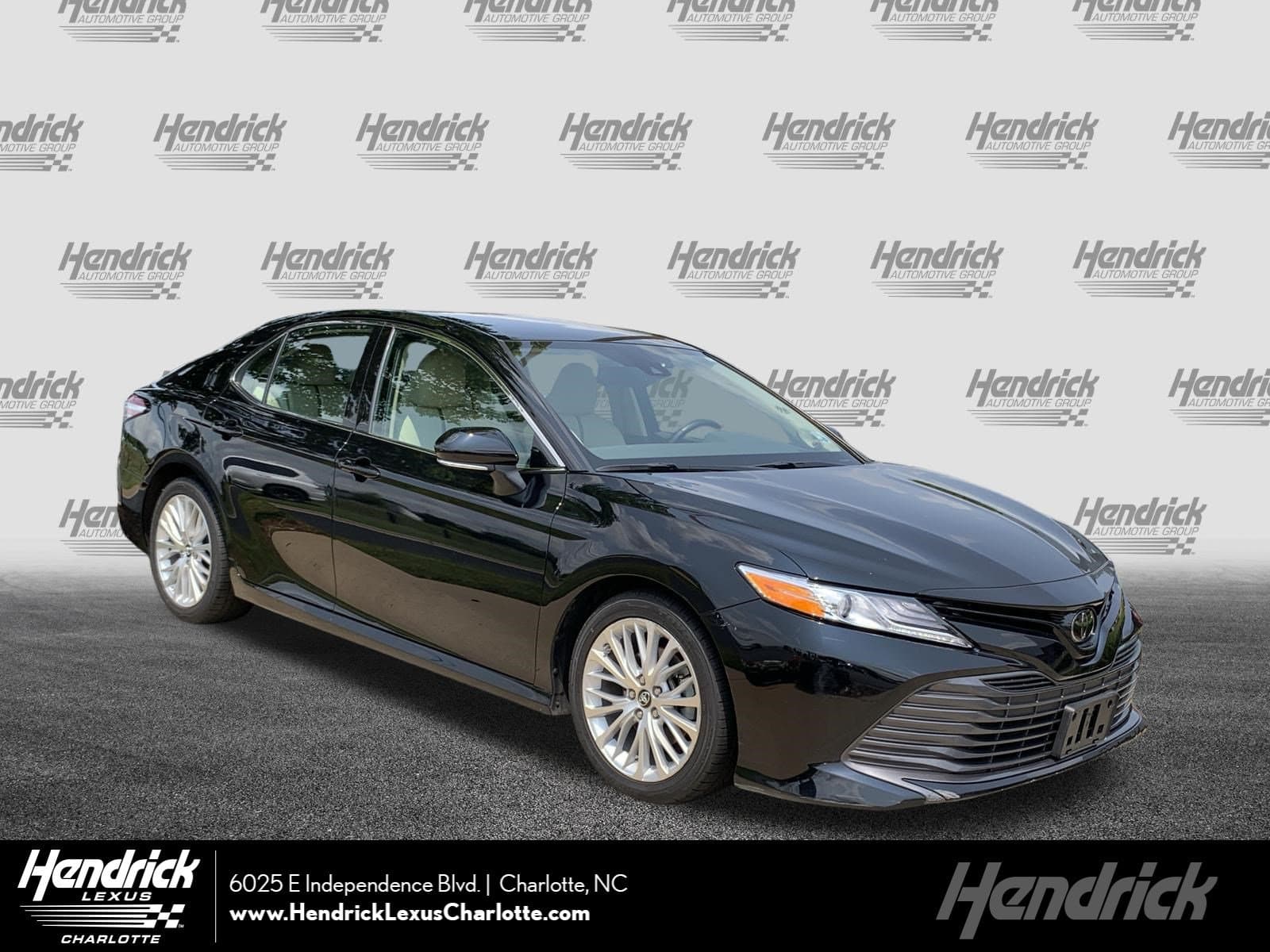 2019 Toyota Camry XLE — photo 1 of 36