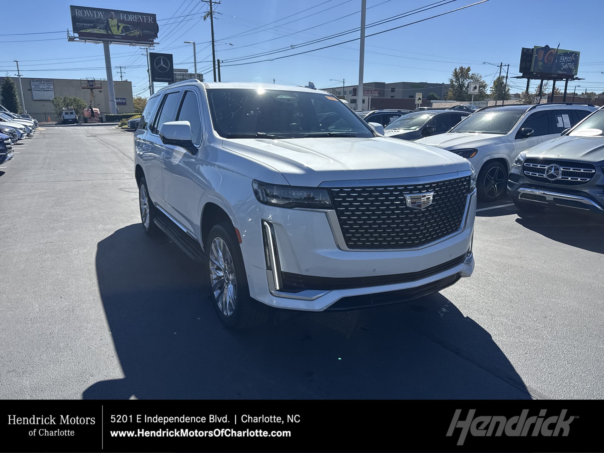 2021 Cadillac Escalade Premium Luxury — photo 1 of 38
