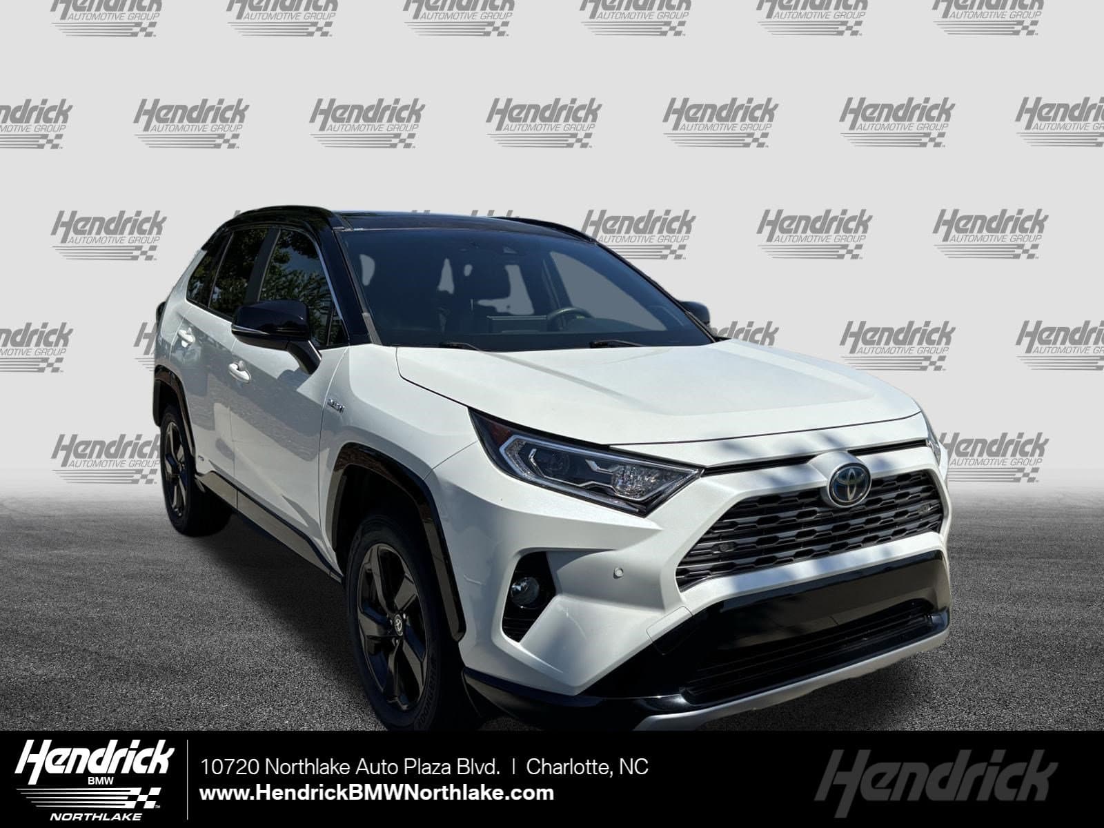 2020 Toyota RAV4 Hybrid XSE — photo 1 of 38