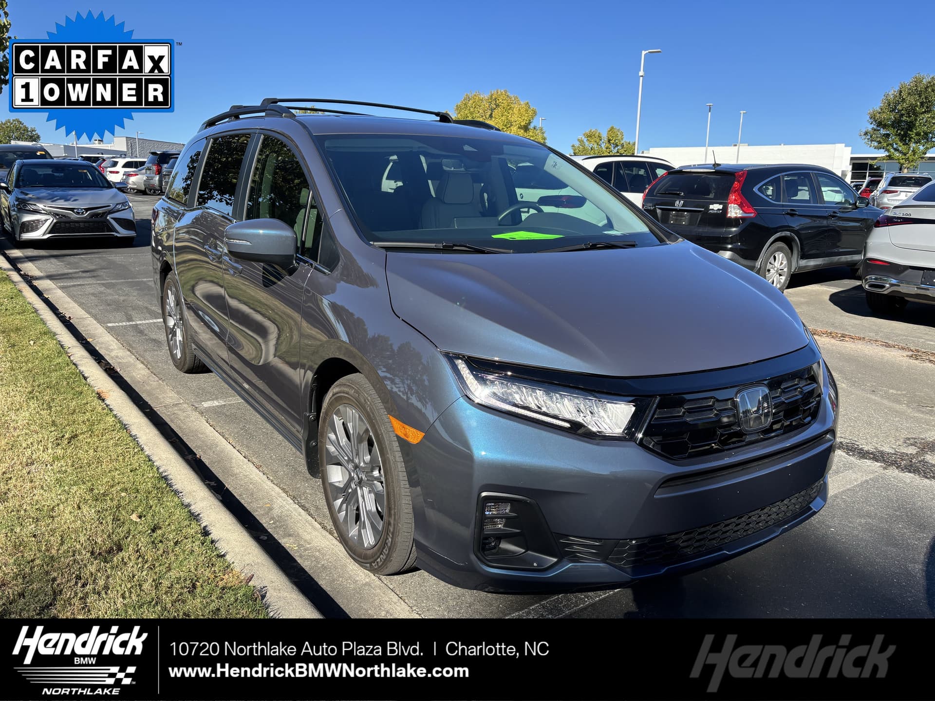 2025 Honda Odyssey Touring — photo 1 of 38