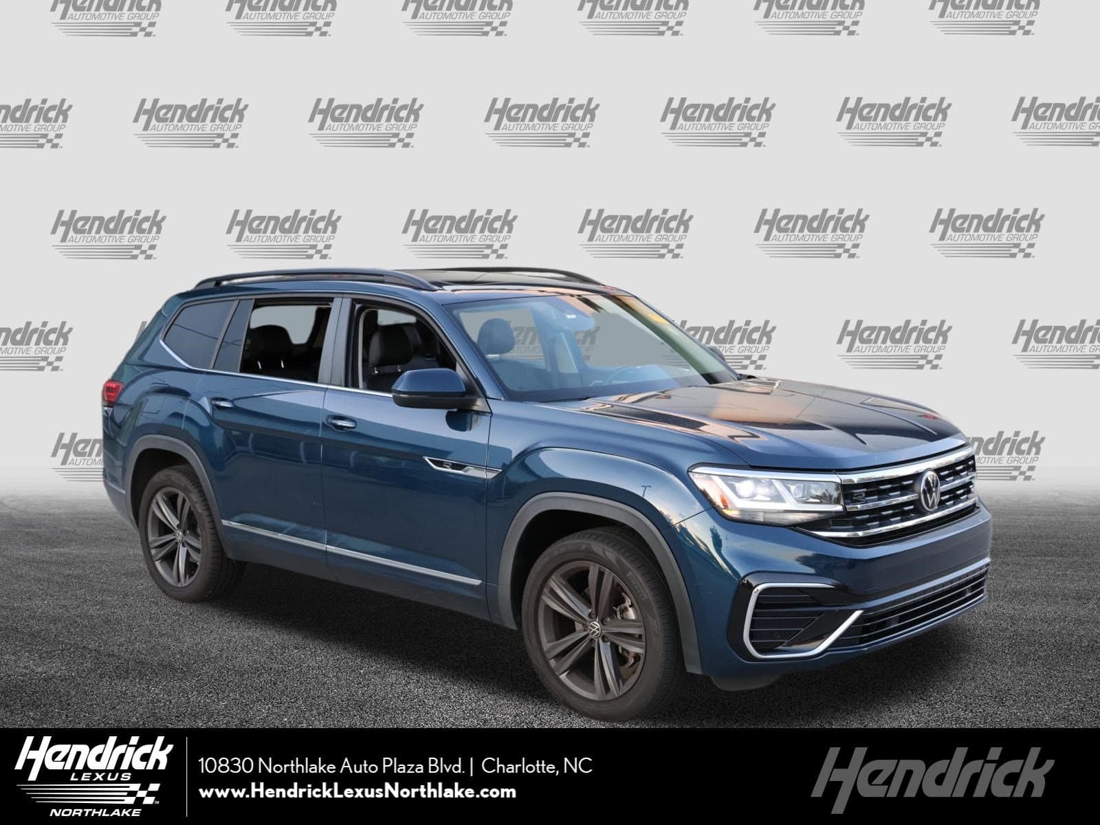 2021 Volkswagen Atlas 3.6L V6 SE w/Technology R-Line — photo 1 of 34