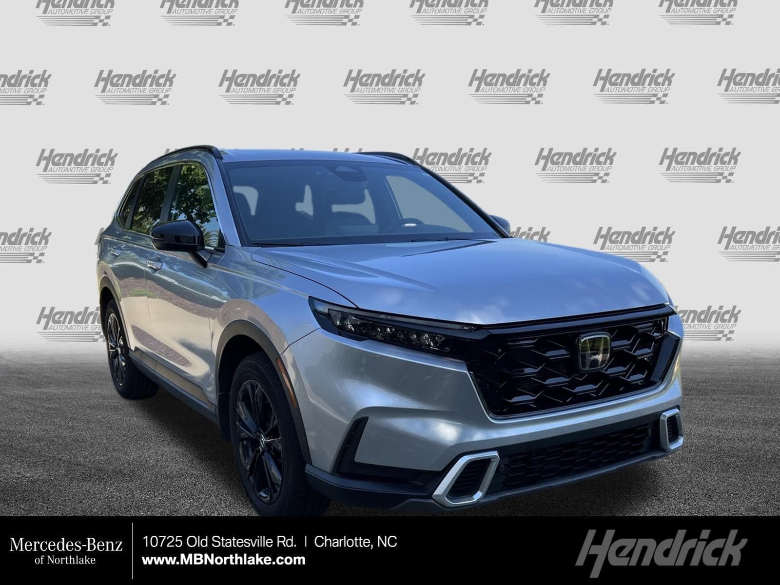 2025 Honda CR-V Hybrid Sport Touring — photo 1 of 38