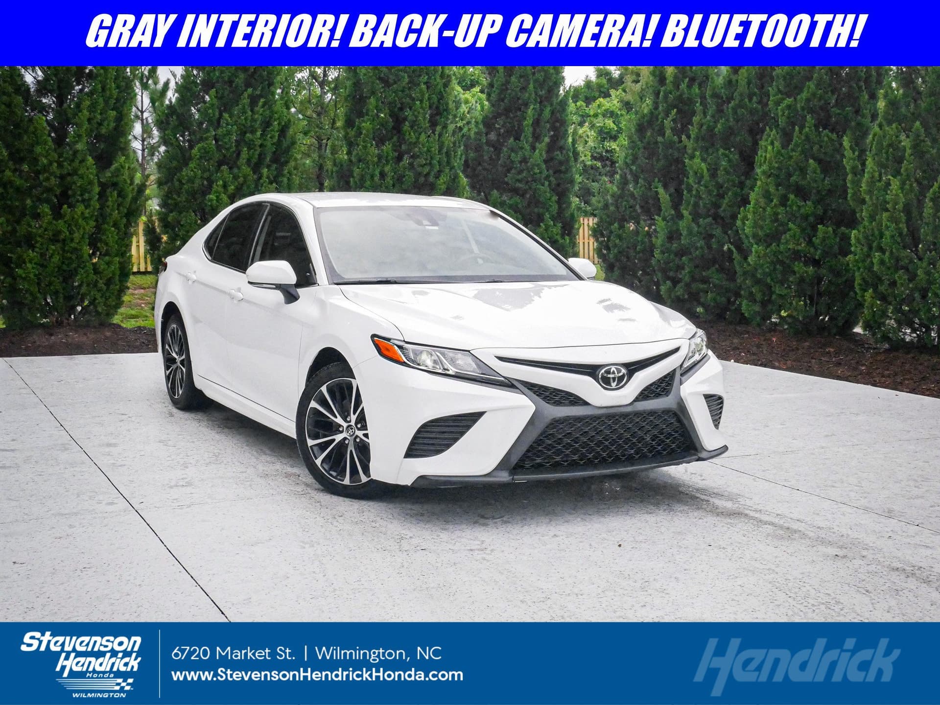 2019 Toyota Camry SE — photo 1 of 11