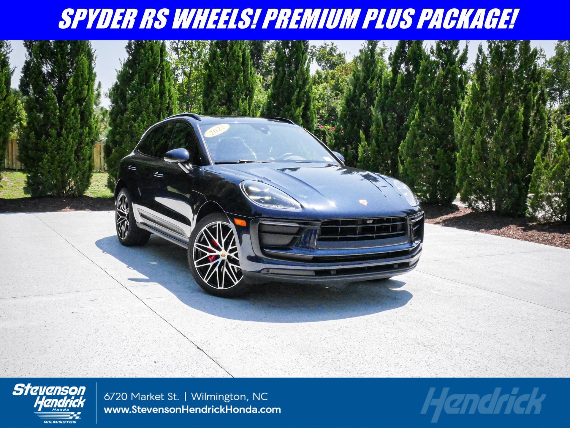 2022 Porsche Macan Base — photo 1 of 36