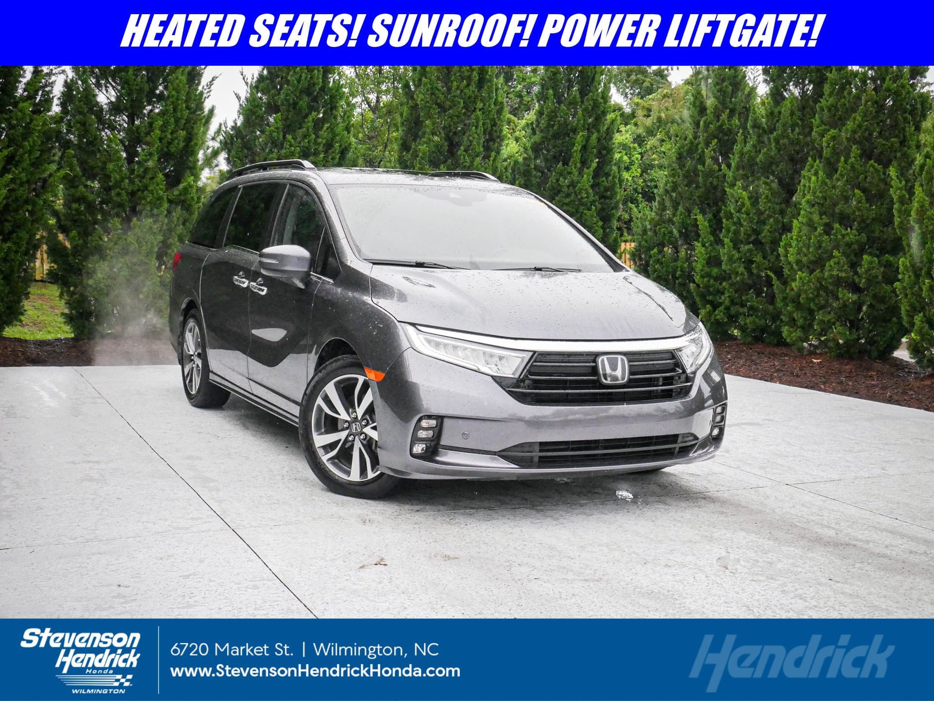 2024 Honda Odyssey Touring — photo 1 of 10
