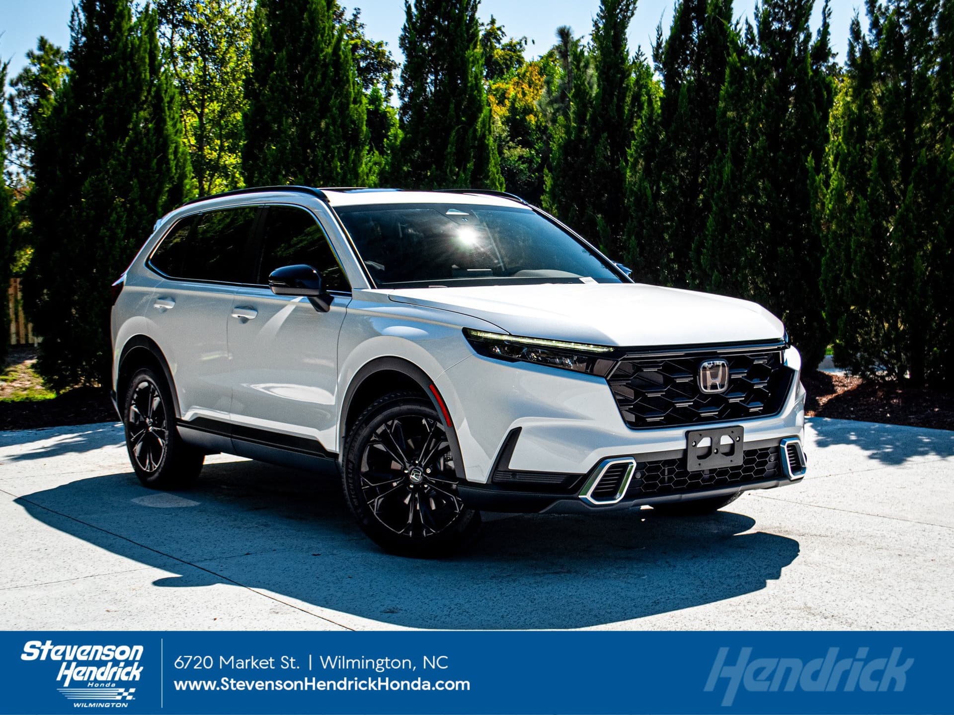 2025 Honda CR-V Hybrid Sport Touring — photo 1 of 11