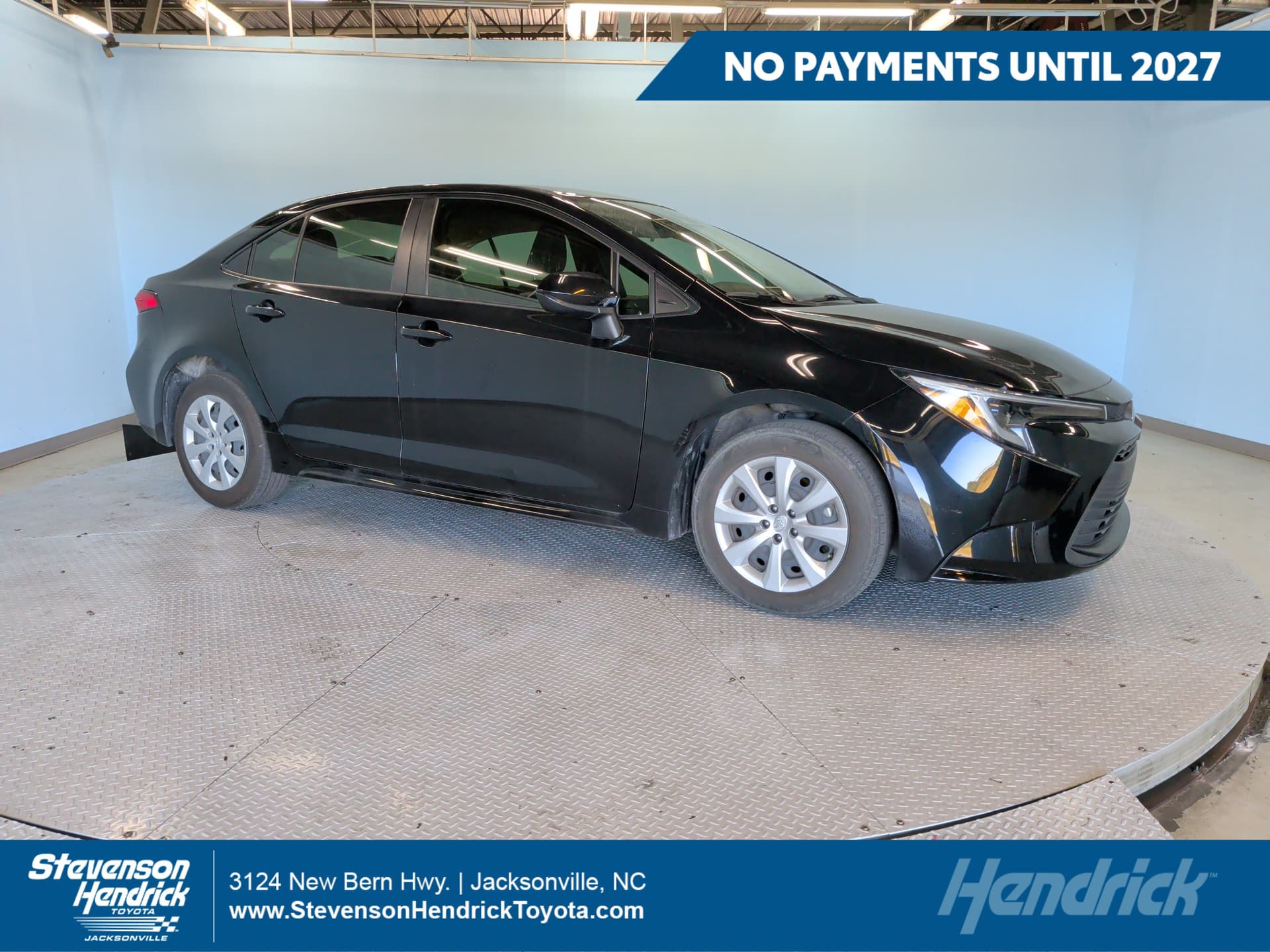 2023 Toyota Corolla Hybrid LE — photo 1 of 36