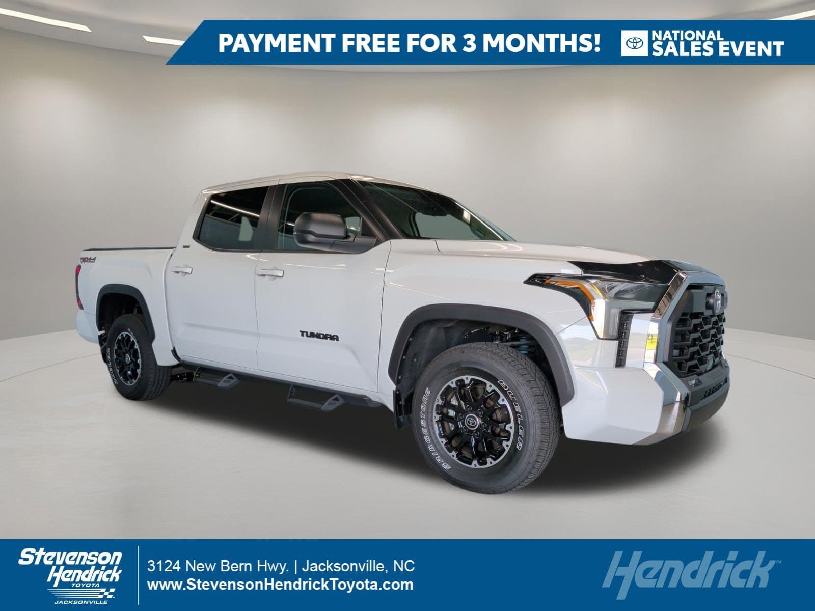2024 Toyota Tundra SR5 — photo 1 of 36