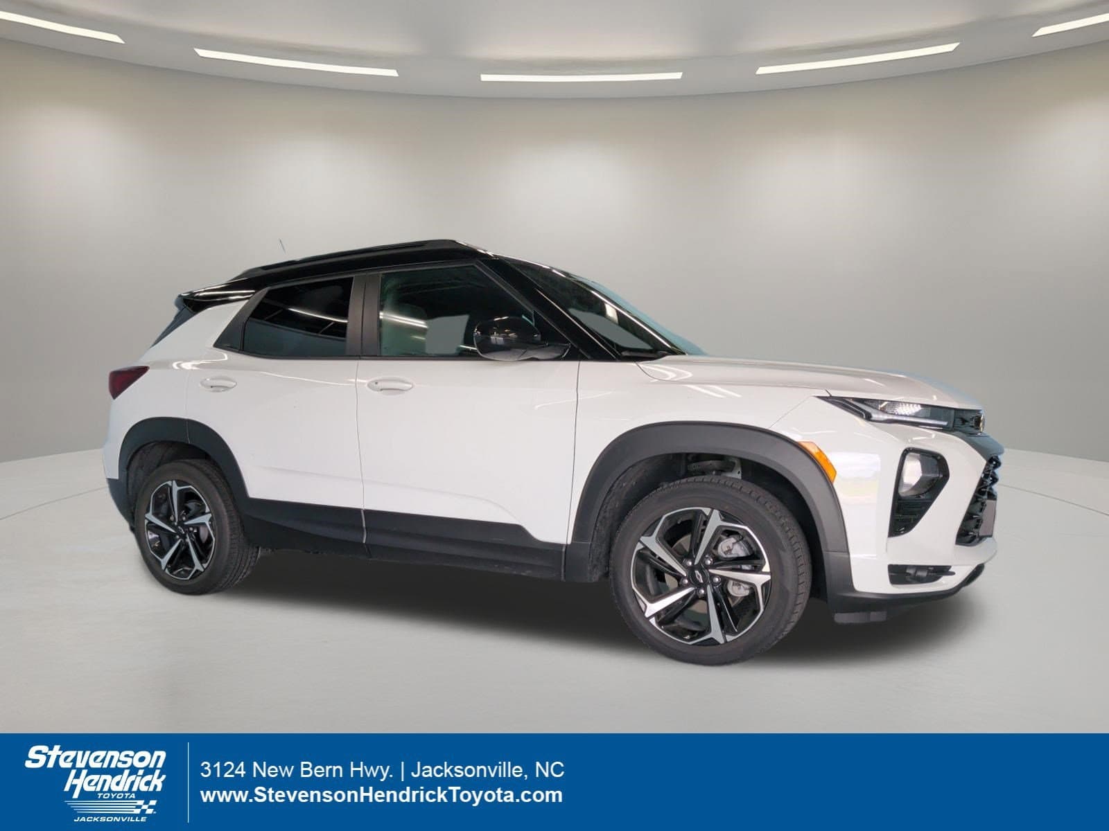 2022 Chevrolet Trailblazer RS — photo 1 of 36