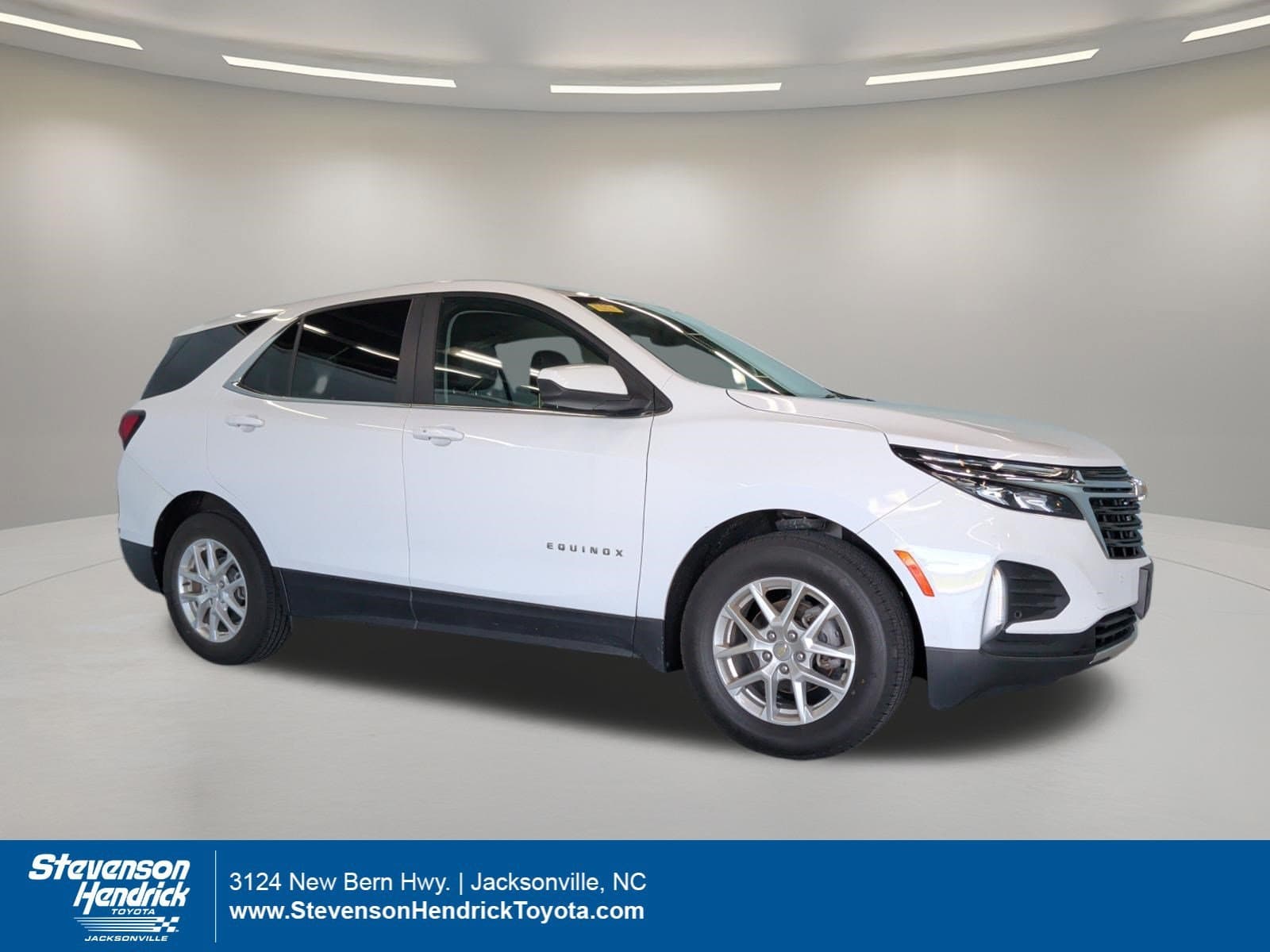 2022 Chevrolet Equinox LT w/1LT — photo 1 of 37