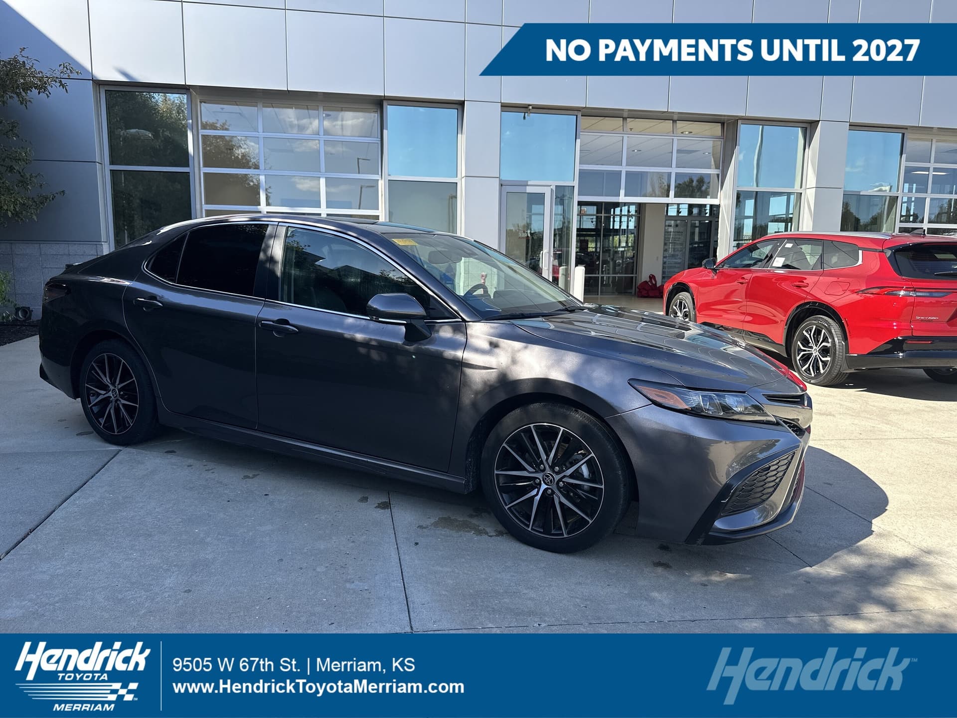 2023 Toyota Camry SE — photo 1 of 37