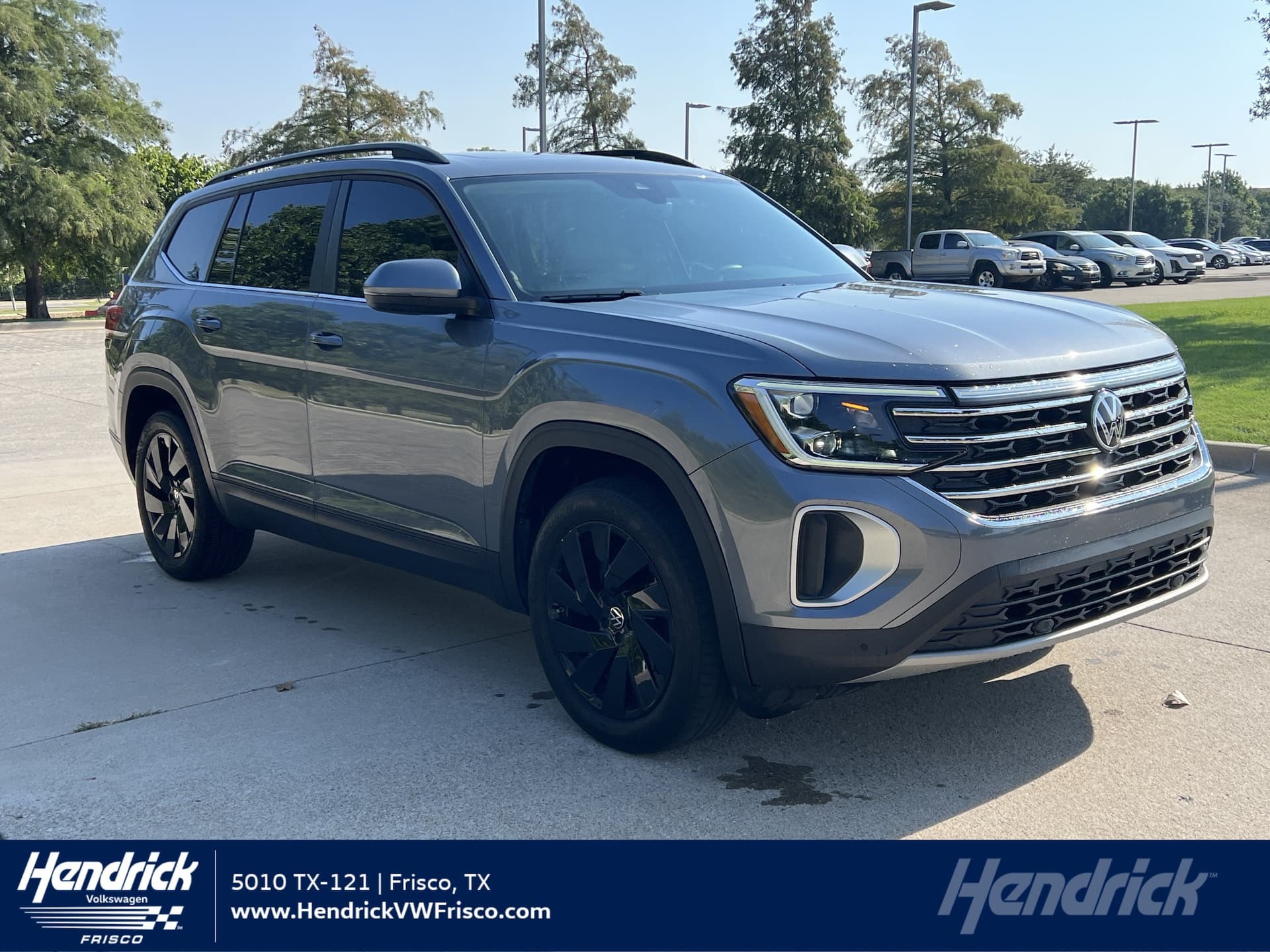 2024 Volkswagen Atlas 2.0T SE w/Technology — photo 1 of 31