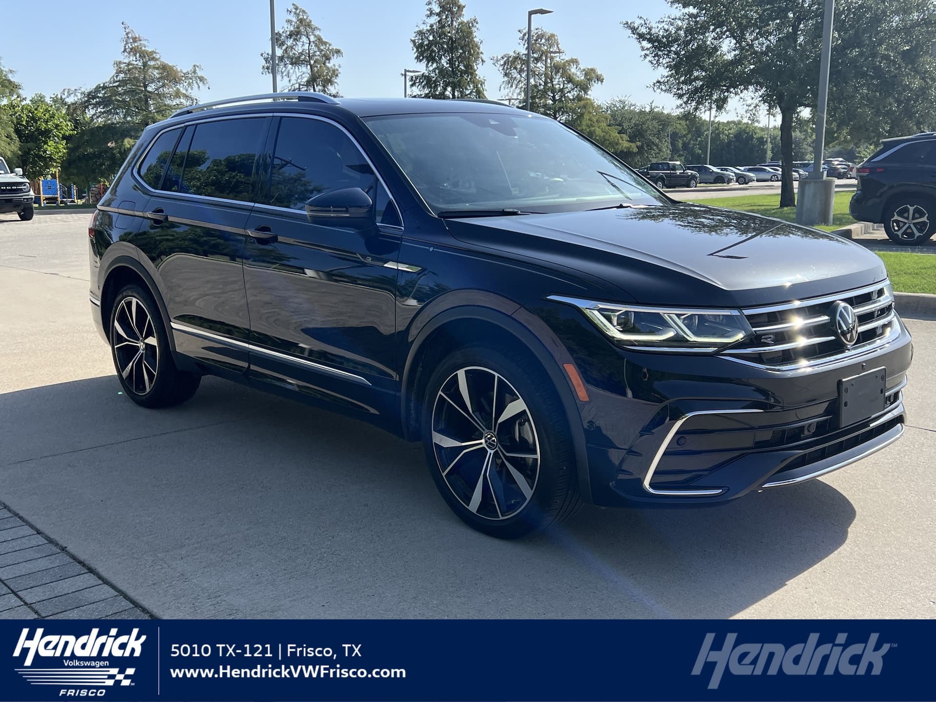 2024 Volkswagen Tiguan SEL R-Line — photo 1 of 32