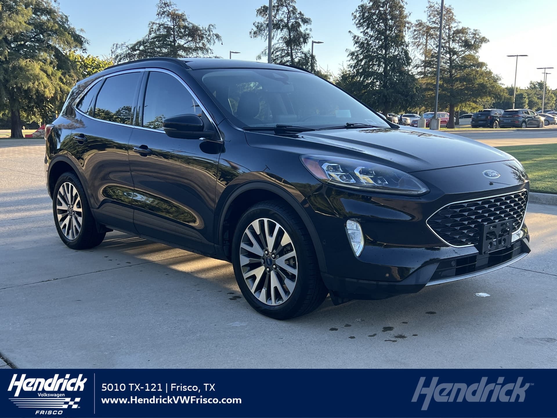2020 Ford Escape Titanium — photo 1 of 32