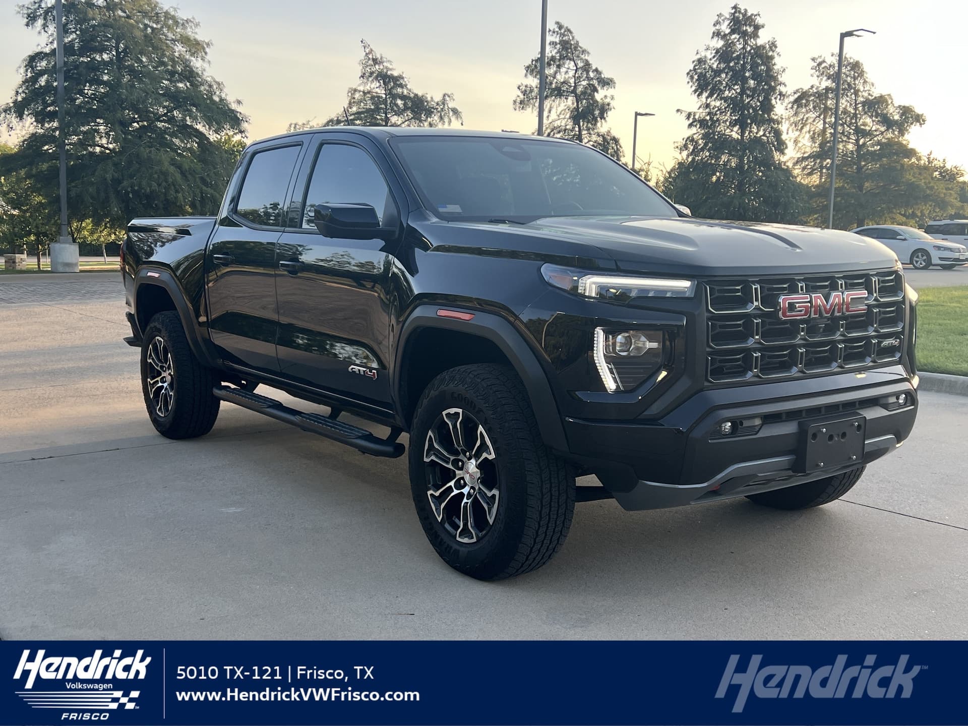2024 GMC Canyon 4WD AT4 — photo 1 of 32