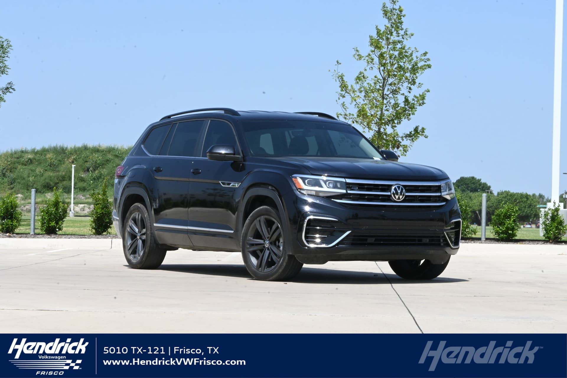 2021 Volkswagen Atlas 3.6L V6 SE w/Technology R-Line — photo 1 of 33