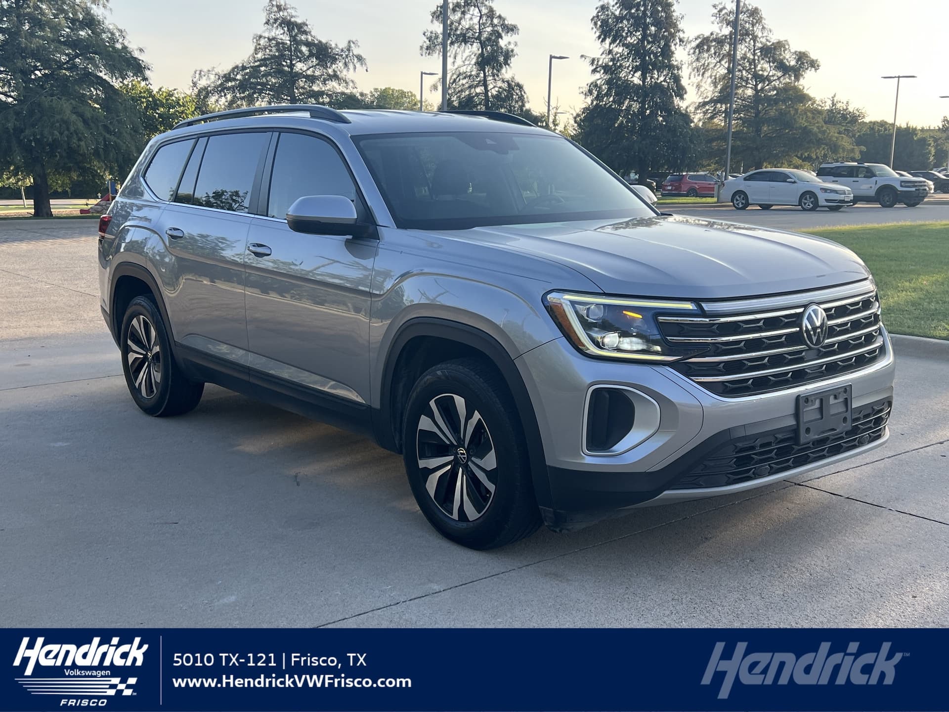 2024 Volkswagen Atlas 2.0T SE — photo 1 of 31