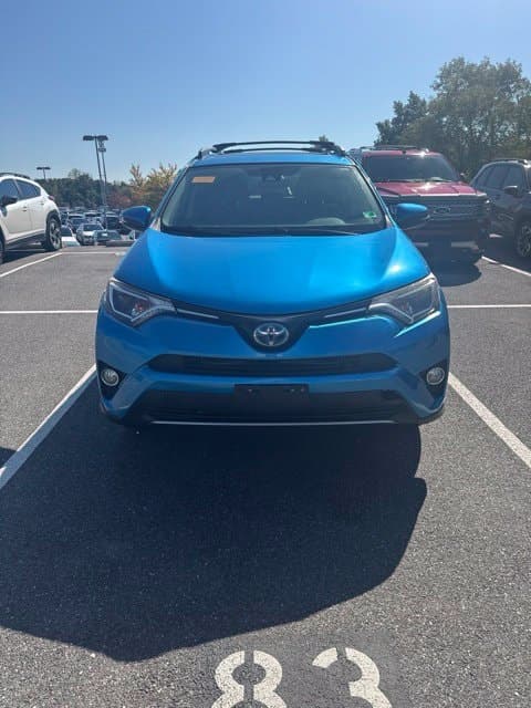 2017 Toyota RAV4 Hybrid Base — photo 1 of 3