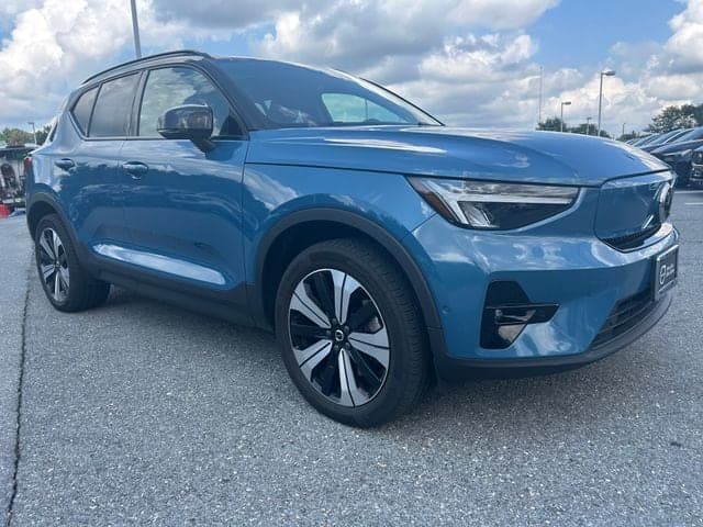 2023 Volvo XC40 Recharge Pure Electric Plus — photo 1 of 6