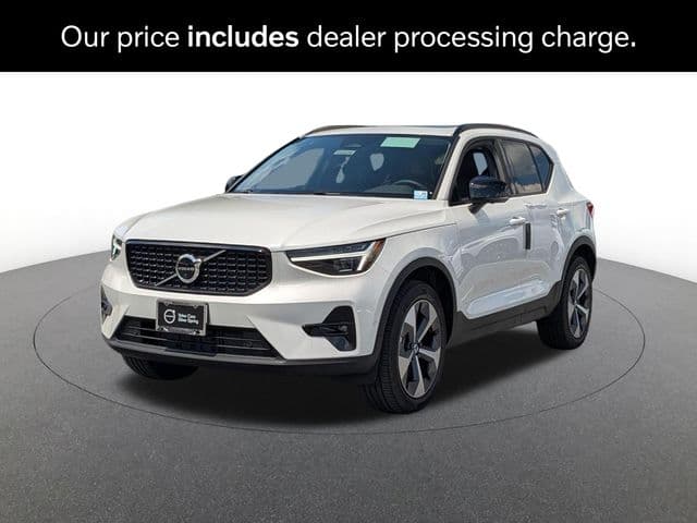2026 Volvo XC40 B5 Plus — photo 1 of 19