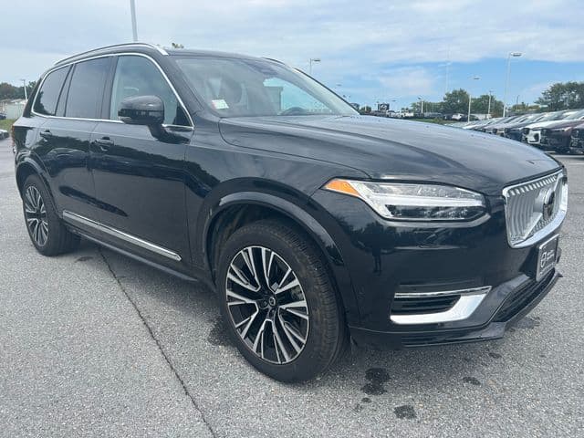 2025 Volvo XC90 Plug-In Hybrid Plus — photo 1 of 5