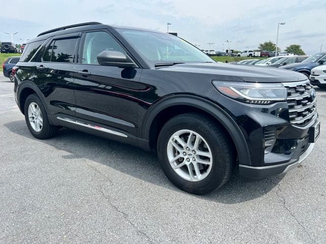 2025 Ford Explorer Active — photo 1 of 6