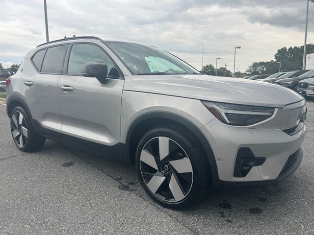2023 Volvo XC40 Recharge Pure Electric Ultimate — photo 1 of 6