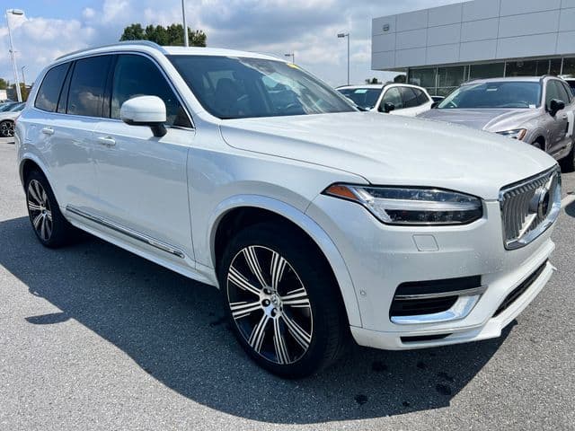 2023 Volvo XC90 Recharge Plug-In Hybrid Plus Bright 7-Seater — photo 1 of 4