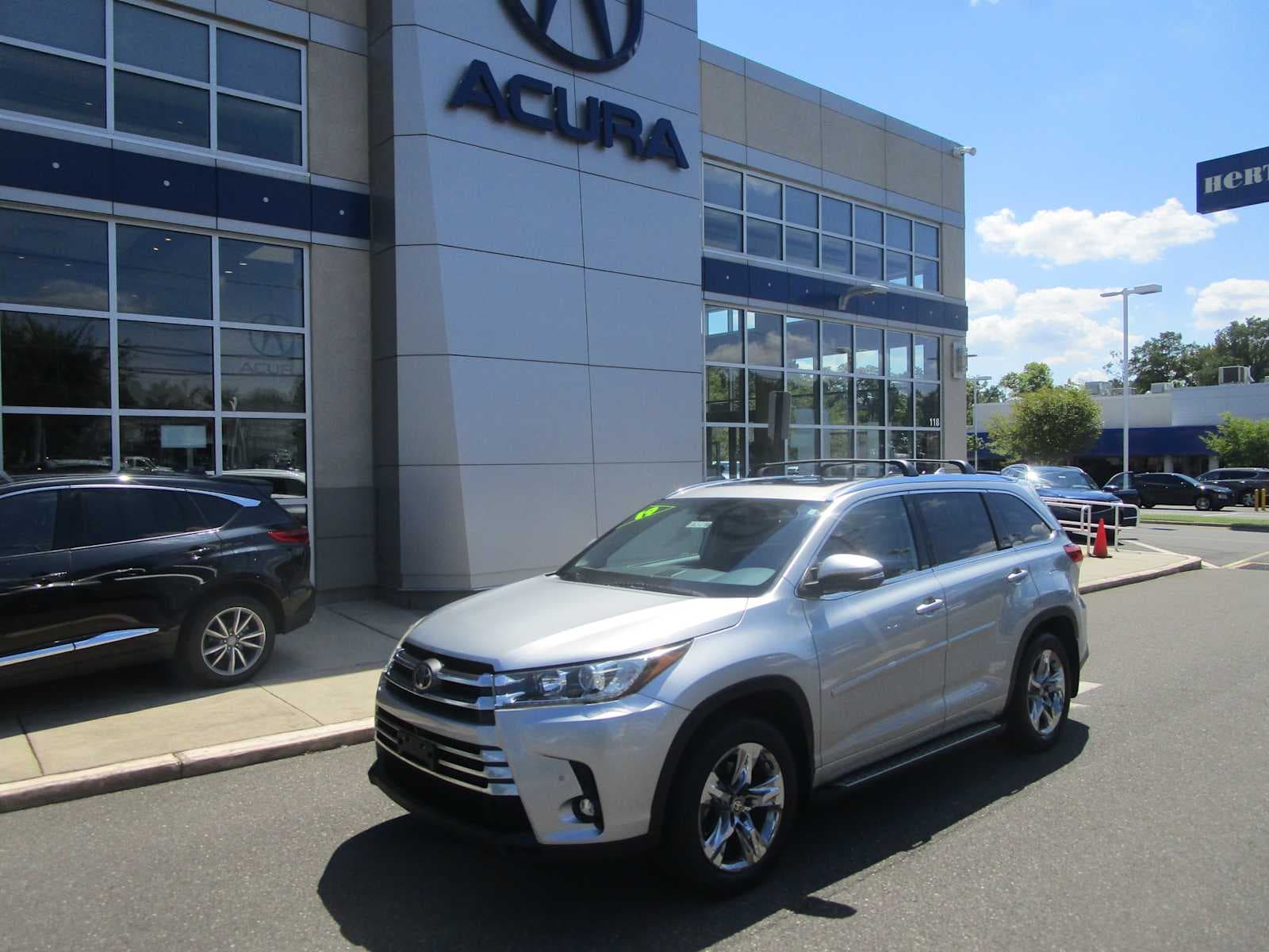 2019 Toyota Highlander Limited Platinum V6 — photo 1 of 33