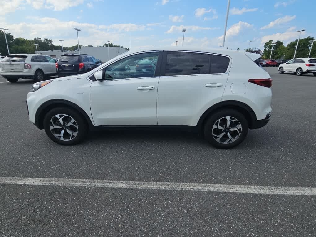 2022 Kia Sportage LX — photo 1 of 4