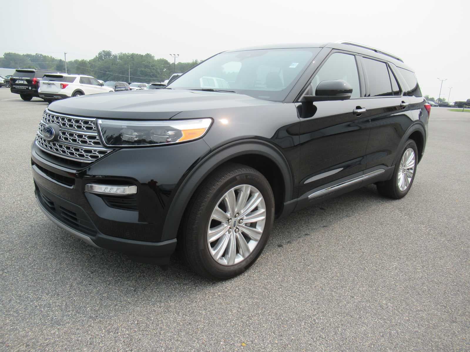 2023 Ford Explorer Limited — photo 1 of 33