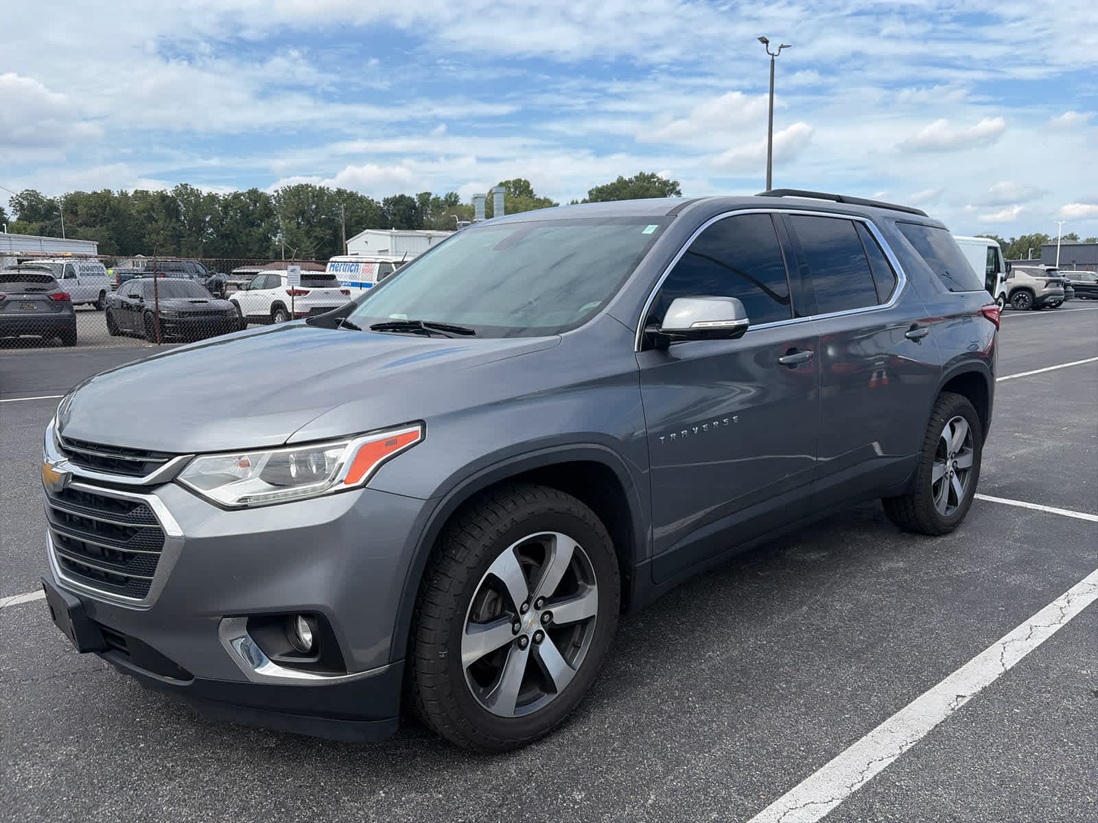 2019 Chevrolet Traverse LT Leather — photo 1 of 3